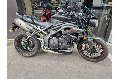 TRIUMPH SPEED TRIPLE 1050 RS